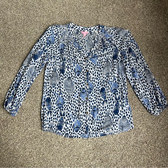 Lilly Pulitzer Elsa Button Down Flowy Blouse Blue White Fish Print, Size Small - Picture 2 of 10